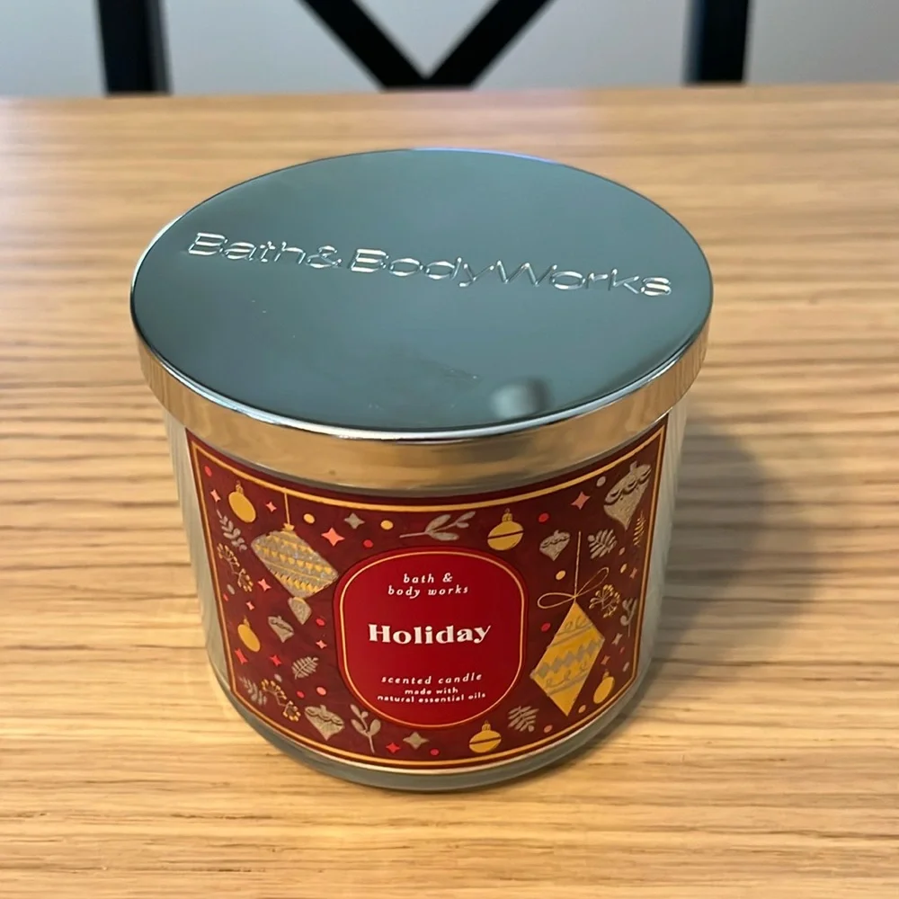 Bath & Body Works 3 Wick Candle. Holiday.